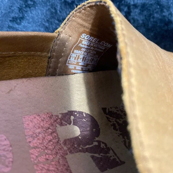 Sorel Tan Loafers Sleek Slip-On Design - Picture 10 of 13